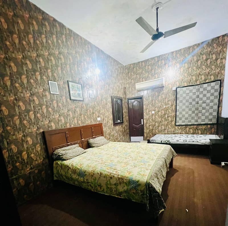 FURNISHED ROOM AVAILABLE FOR RENT IN FASIAL TOWN B BLOCK 4