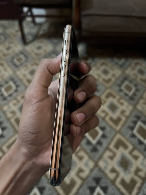 iphone 11 pro 256 Gb Pta approved 3