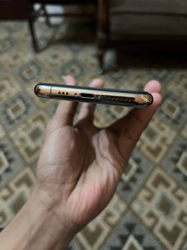 iphone 11 pro 256 Gb Pta approved 5