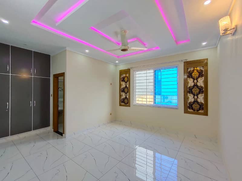 10 Marla 5 Bed House For Rent Available in Bahria Phase 2 1