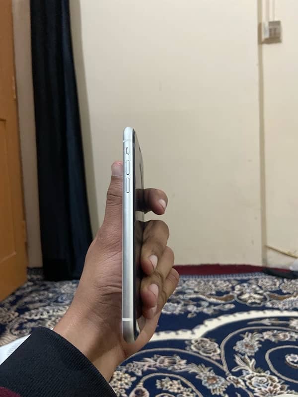 IPHONE 11 64GB (JV) 4