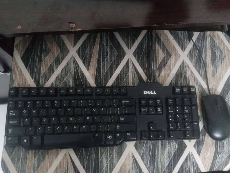 complete desktop computer sell-including keyboard,mouse and monitor 5