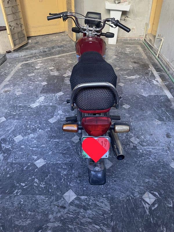 Honda CD 70 Bike for Sale in Good Condition. 3