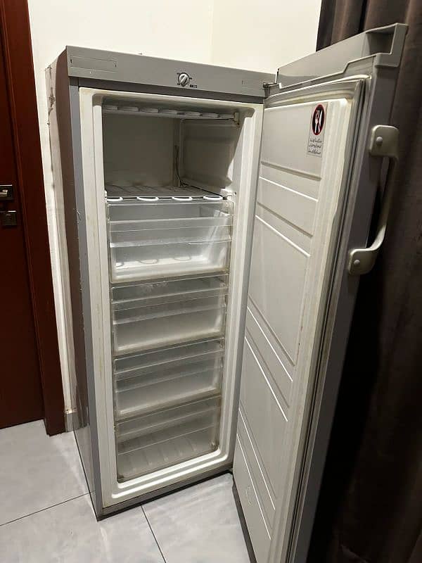 Kenwood inverter vertical floor standing freezer 1