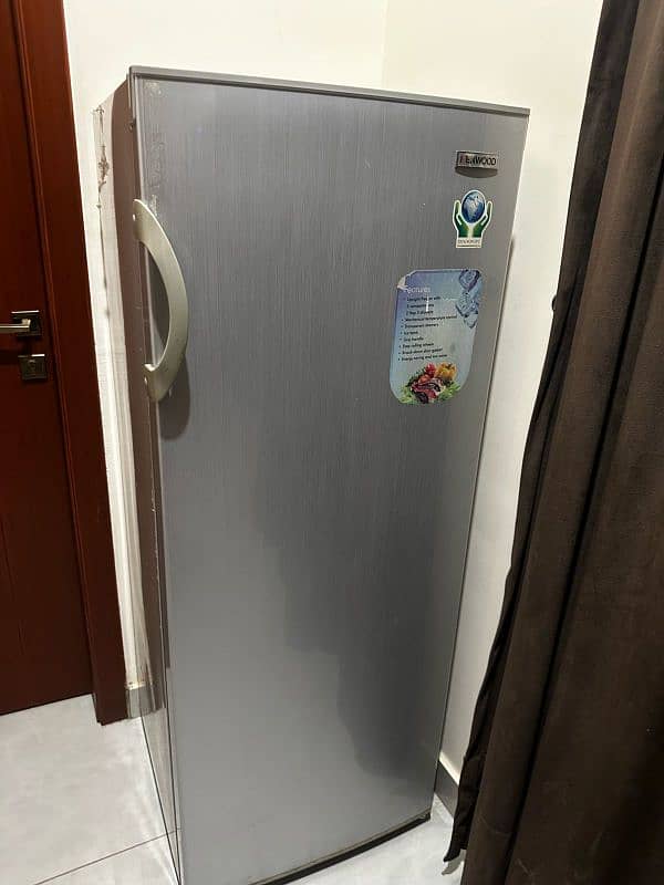 Kenwood inverter vertical floor standing freezer 3