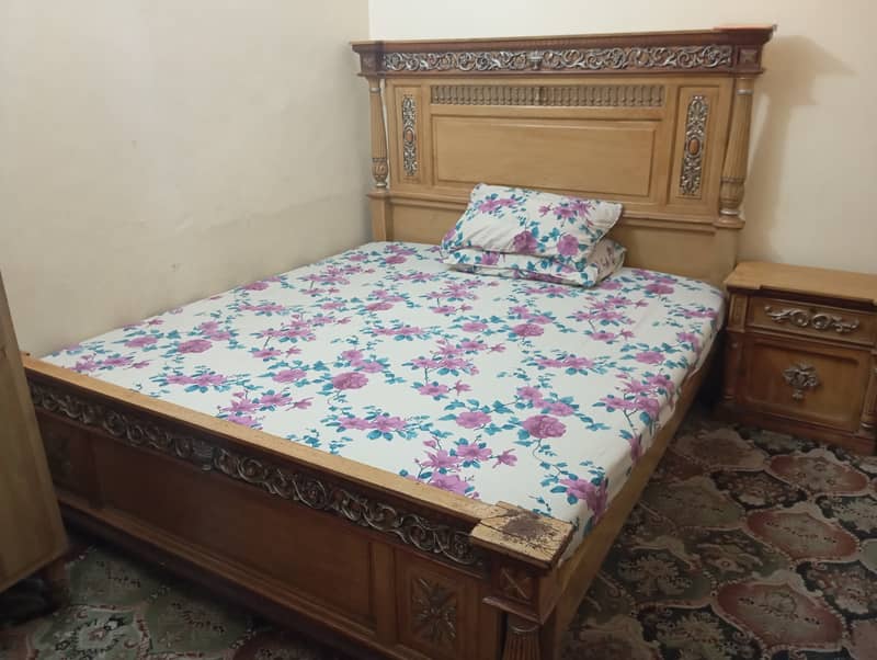 Solid king size bed set 3