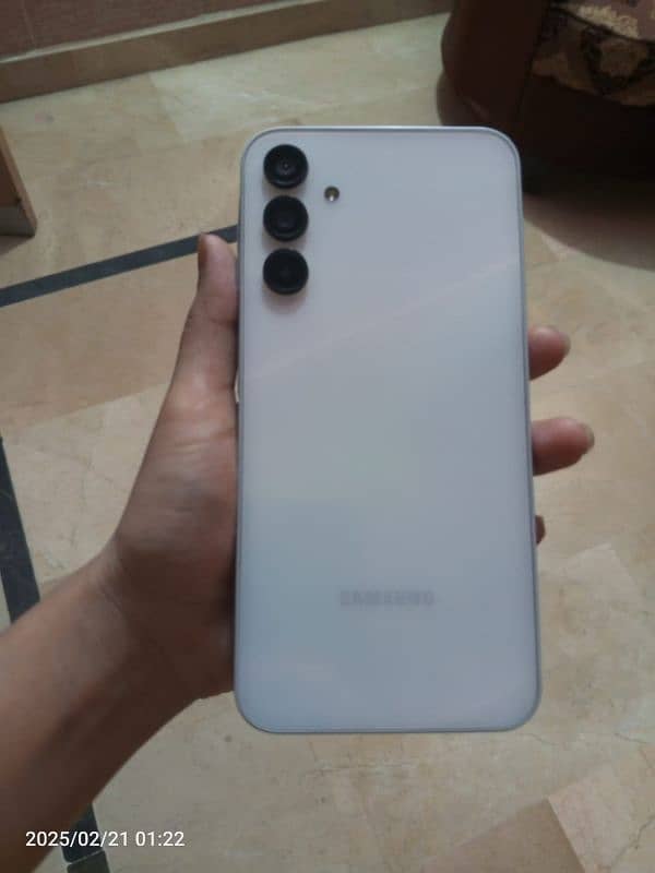 i m selling my samsung A15 5G 3