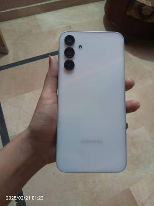 i m selling my samsung A15 5G 5