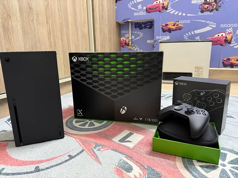 Xbox Series X 1TB with Elite controller (black) for immediate sale! 0