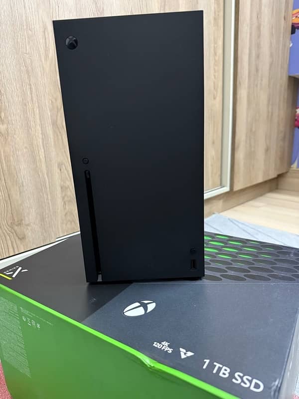 Xbox Series X 1TB with Elite controller (black) for immediate sale! 1