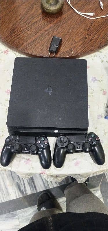 PS4 slim 2