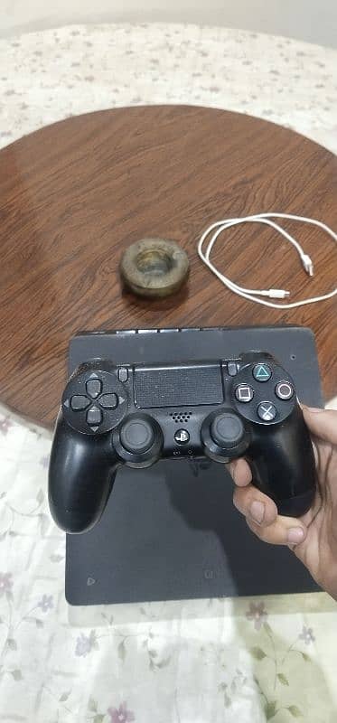 PS4 slim 7