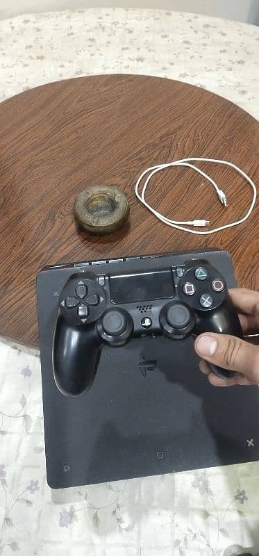 PS4 slim 9