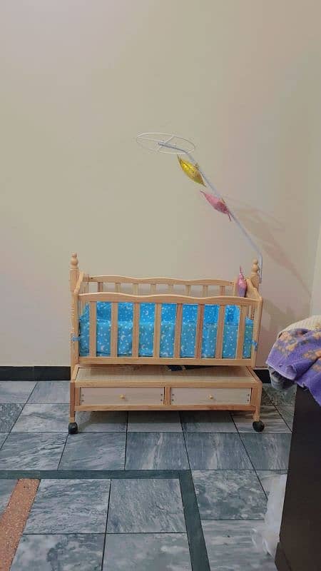 2 in 1 baby cot + baby swing + 2 drawers + mosquito net and stand 1