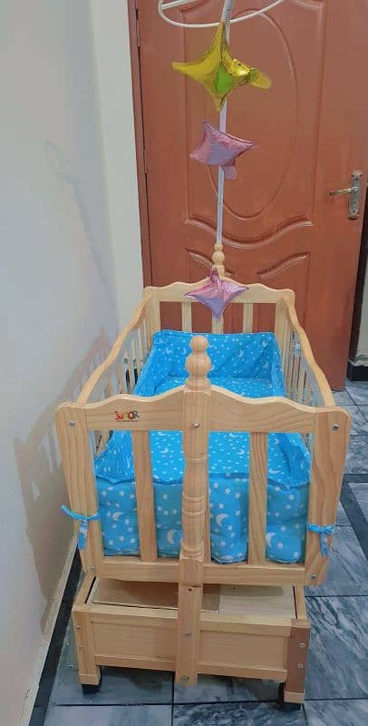 2 in 1 baby cot + baby swing + 2 drawers + mosquito net and stand 4