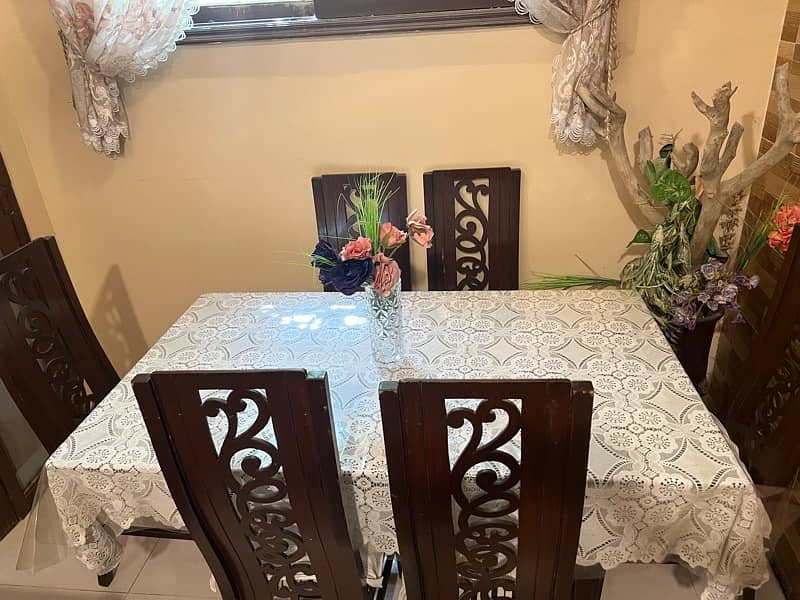 6 persons dining table 0