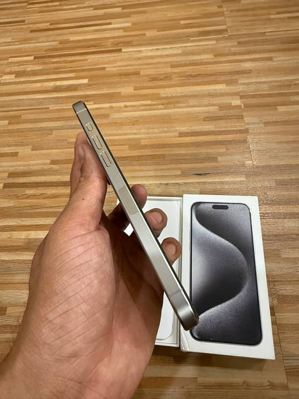 iPhone 15 Pro Max 256GB 10/10 Condition with Box 3