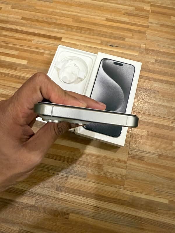 iPhone 15 Pro Max 256GB 10/10 Condition with Box 4