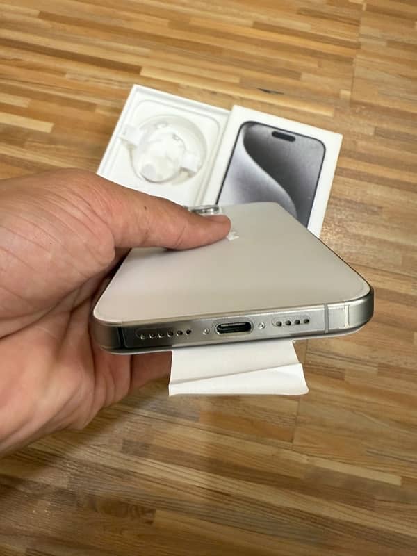 iPhone 15 Pro Max 256GB 10/10 Condition with Box 5