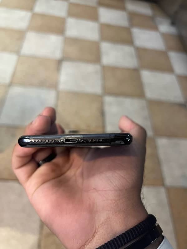 iPhone Xs Max 64 GB 4