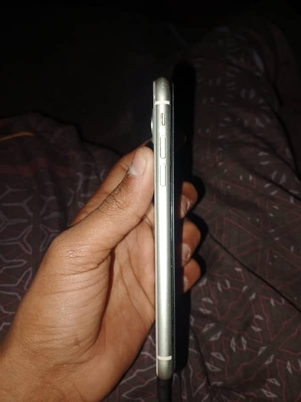 iPhone 11 64gb watsap 03469318716 Excange poosibale 4