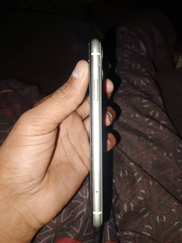 iPhone 11 64gb watsap 03469318716 Excange poosibale 5