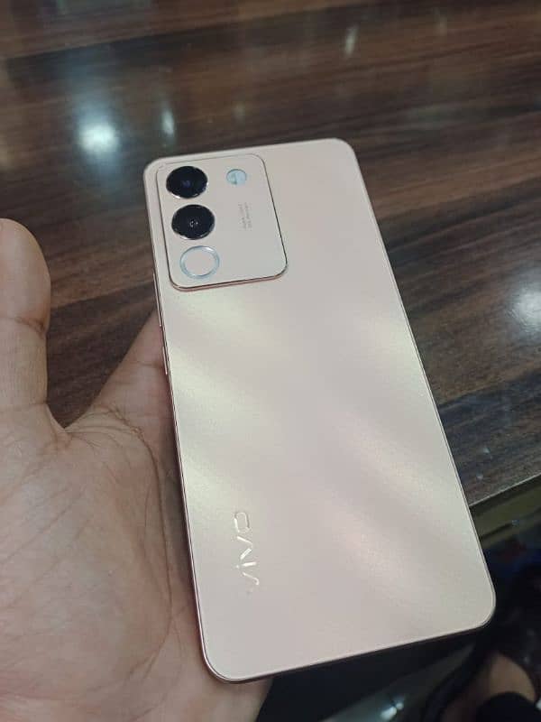 Vivo v29e condition 10/9 all oky serious customer contact me only 0