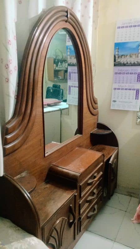 Solid Wooden Dressing Table very good condition 1
