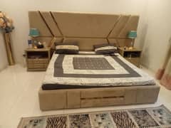 Solid king size bed set complete