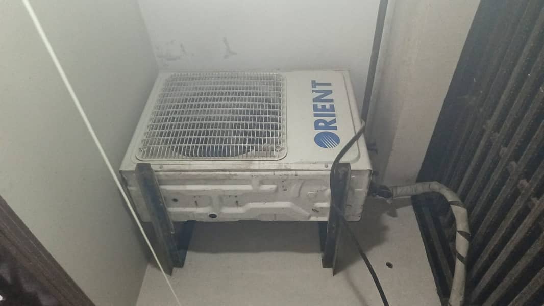 Orient Dc Inverter ac - What's App O3I4-296I6O4 - A+ condition 1