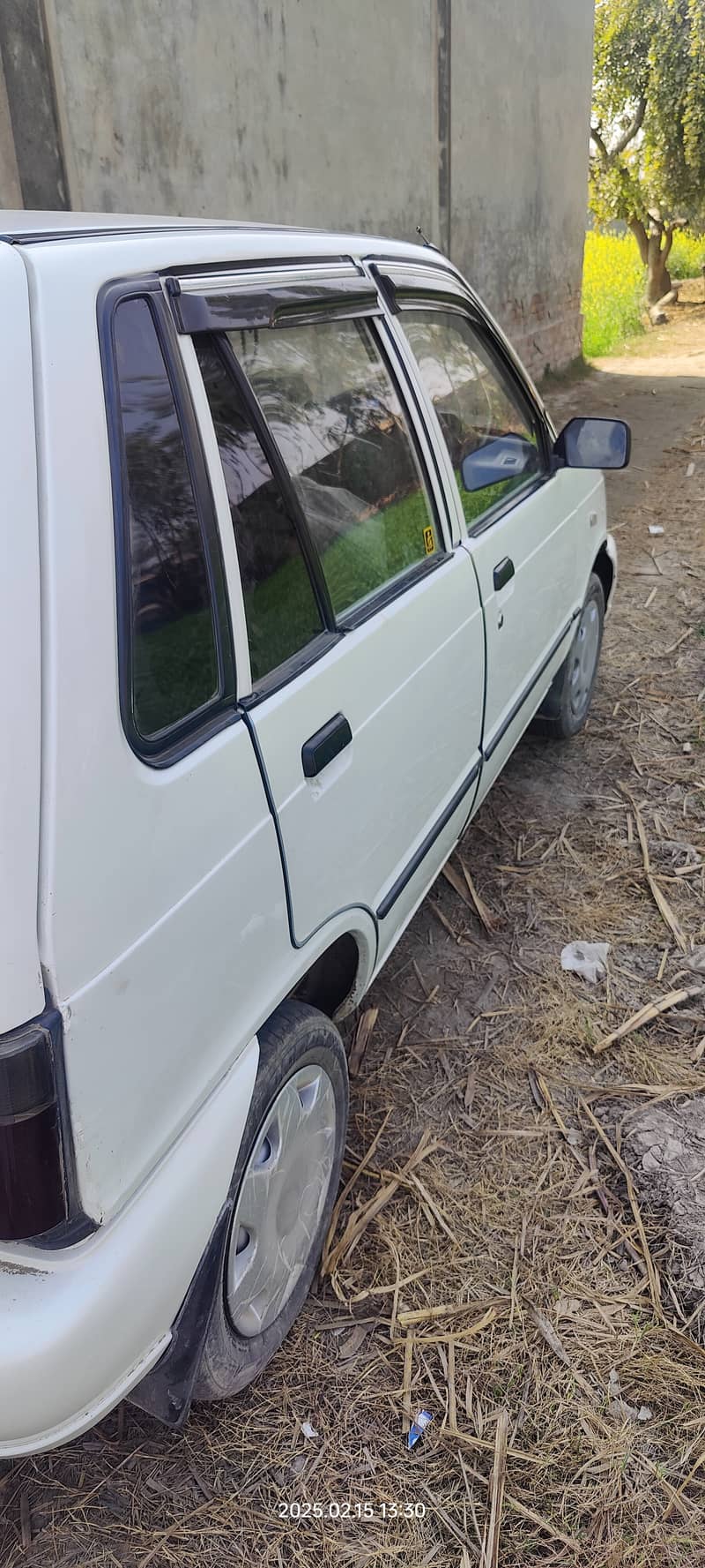 Mehran 2017 model Vxr colour White total guinuine 2