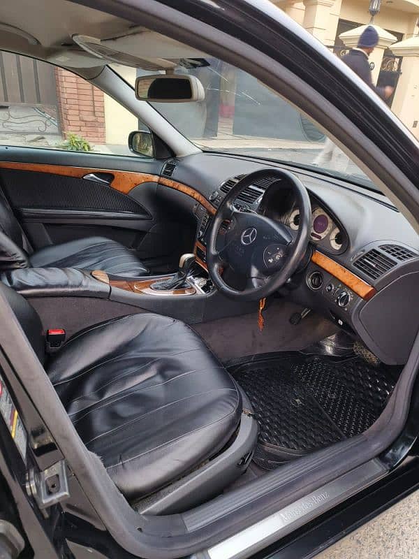 Mercedes Benz E 220 Model 2003 Diesel 3