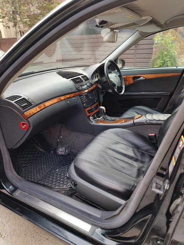 Mercedes Benz E 220 Model 2003 Diesel 12