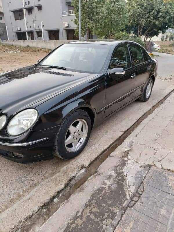 Mercedes Benz E 220 Model 2003 Diesel 15