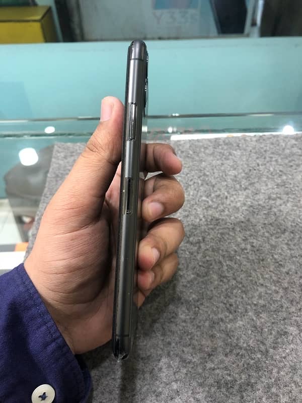 Iphone 11 pro max 256 gb non PTA jv 76% battery 4