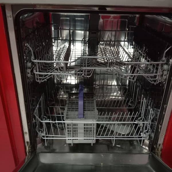 Dawlance DDW 1350 Silver Dishwasher 3