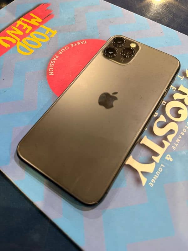 Apple iphine 11 pro non pta factory unlocked for sale read add plz 8