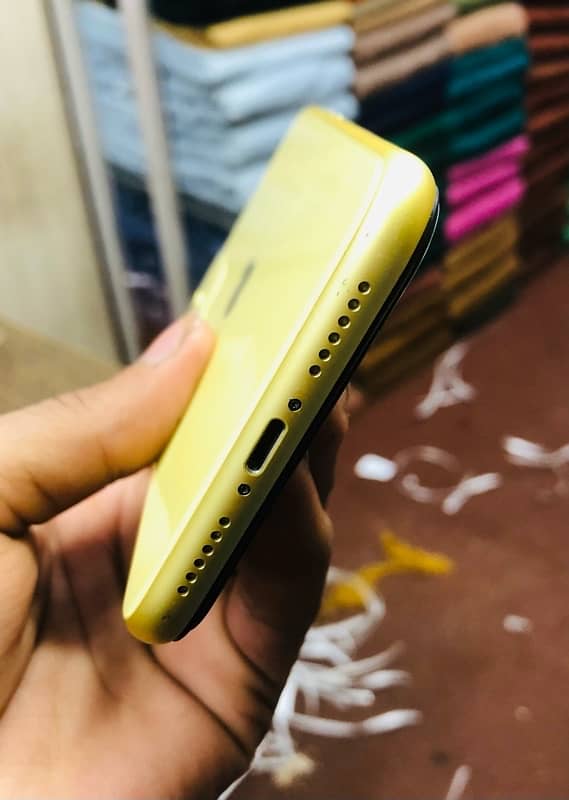 iPhone 11 Non-PTA. 1