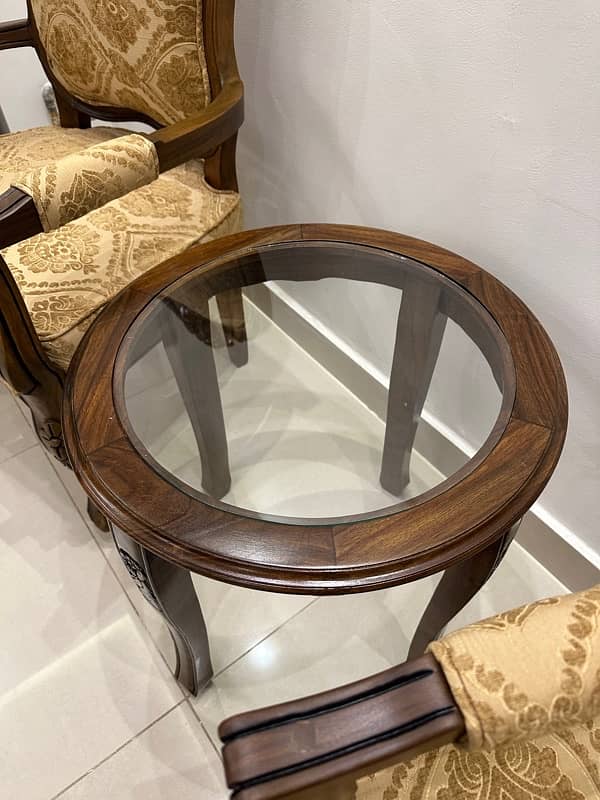 Bedroom chairs with centre table 4