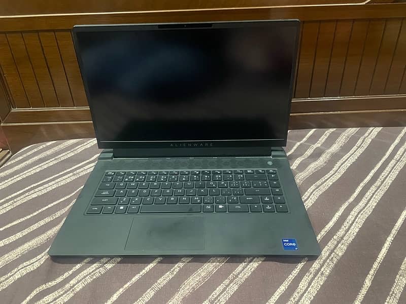 Alienware m15 R7 15.6”  (Core i7-12700H/1TB SSD/16GB RAM/RTX 3070TI 1