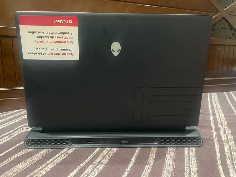 Alienware m15 R7 15.6”  (Core i7-12700H/1TB SSD/16GB RAM/RTX 3070TI 3