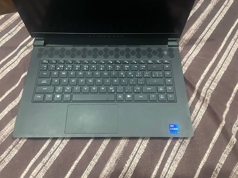 Alienware m15 R7 15.6”  (Core i7-12700H/1TB SSD/16GB RAM/RTX 3070TI 5