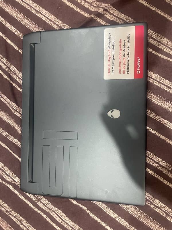 Alienware m15 R7 15.6”  (Core i7-12700H/1TB SSD/16GB RAM/RTX 3070TI 7