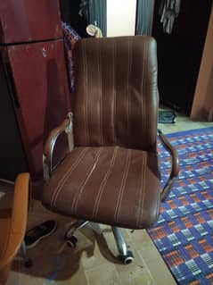 Brown Leather Executive Chair - Perfect for Home & Office