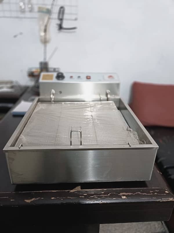 Deep Fryer Gas Electric Table top stock available 5