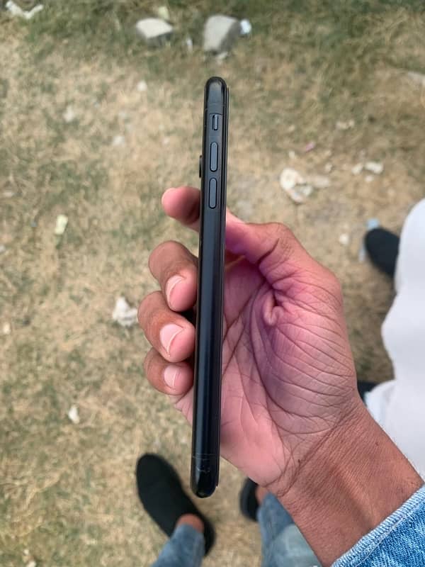 iPhone XR 64 gb non pta 5