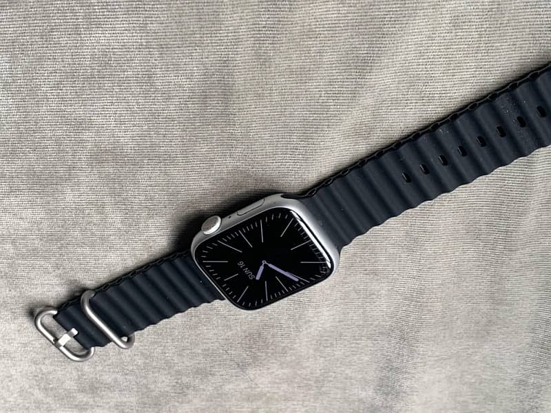 Apple Watch Series 8 (45mm) 3