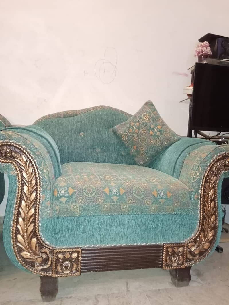 Sofa set with cushions 3