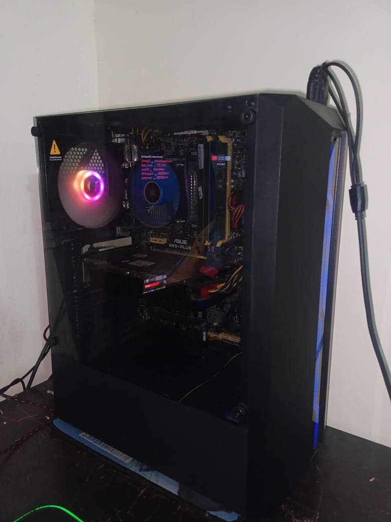 GAMING PC WITH HEAVY LIGHTNING CASE 1