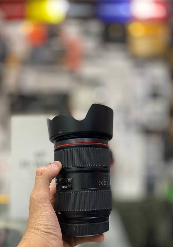 Canon  EF 24-105 f/4L IS II USM Lens (Like Brand New) Complete Box 6